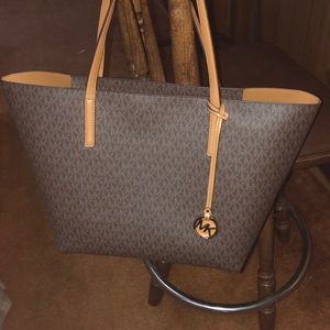 Micheal kors Hayley tote